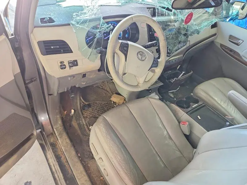2011 TOYOTA SIENNA XLE 8-PASSENGER  