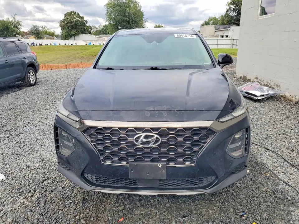 2019 HYUNDAI SANTA FE SE  