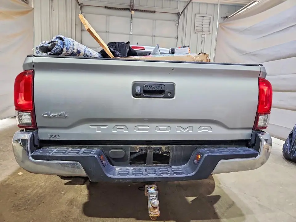 2019 TOYOTA TACOMA SR5  