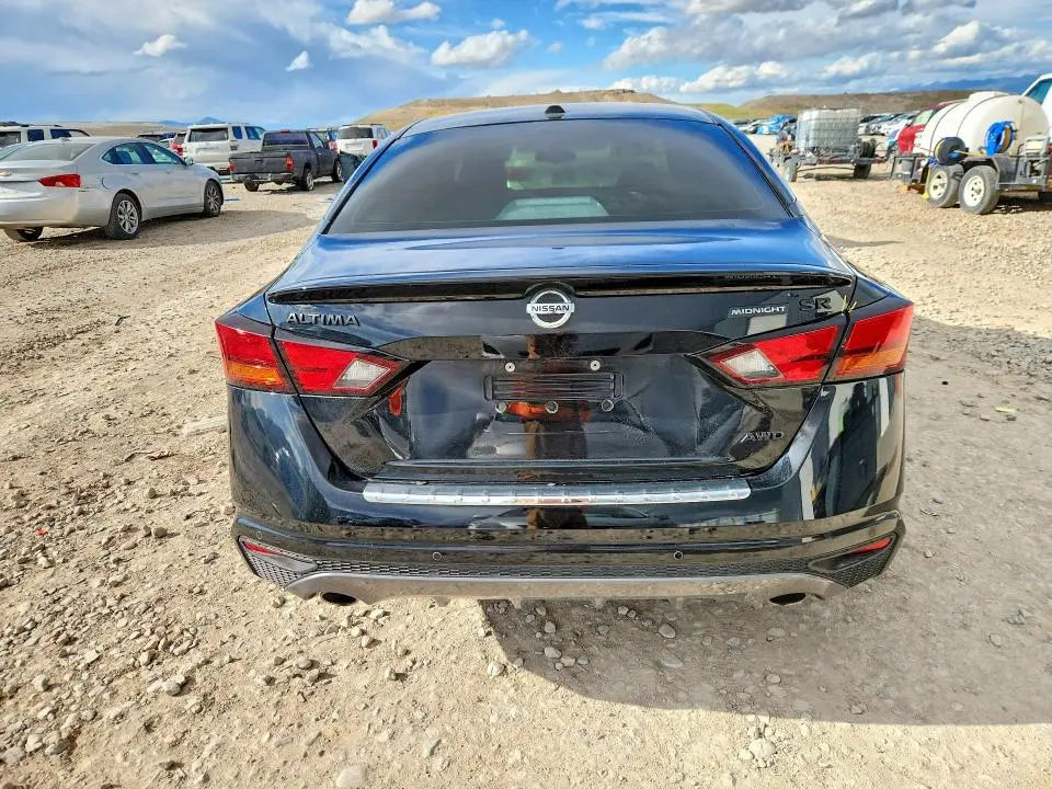 2022 NISSAN ALTIMA SR  