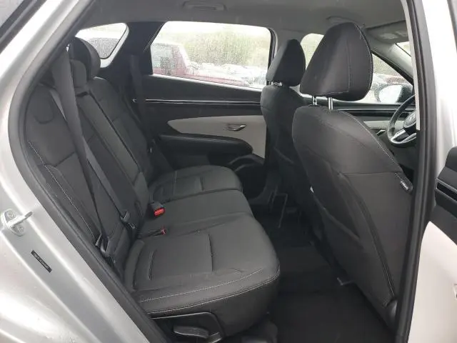 2022 HYUNDAI TUCSON SE  
