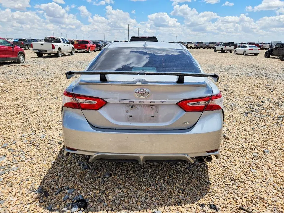 2020 TOYOTA CAMRY SE  