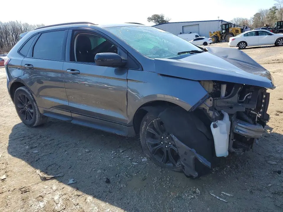 2022 FORD EDGE SE  