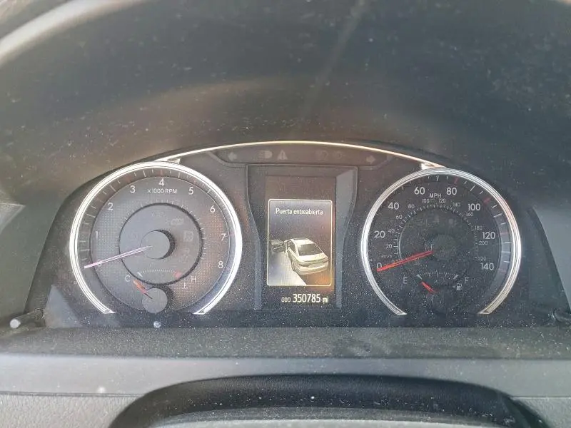 2016 TOYOTA CAMRY LE  