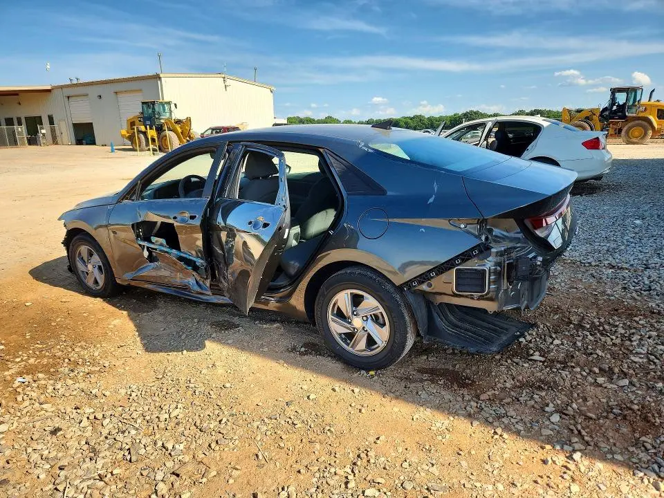 2024 HYUNDAI ELANTRA SE  