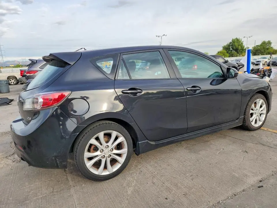 2011 MAZDA 3 S  