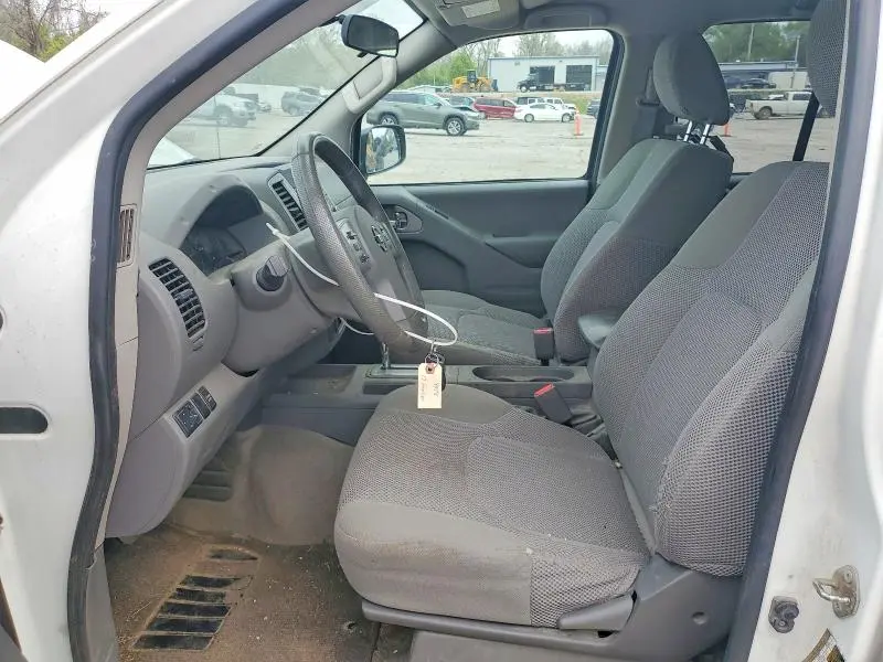 2017 NISSAN FRONTIER SV  