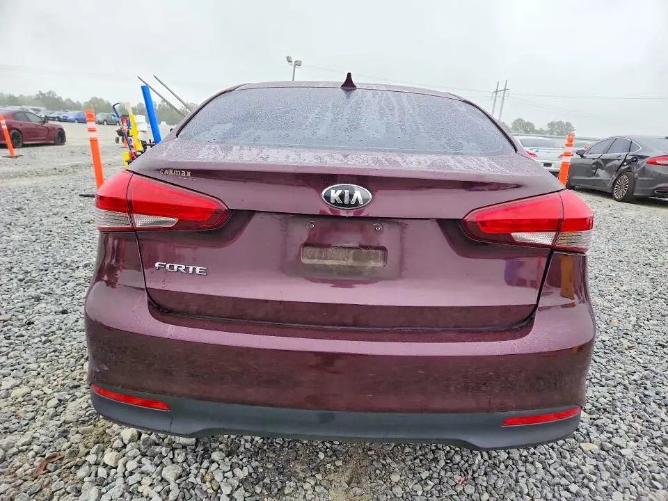 2017 KIA FORTE LX  