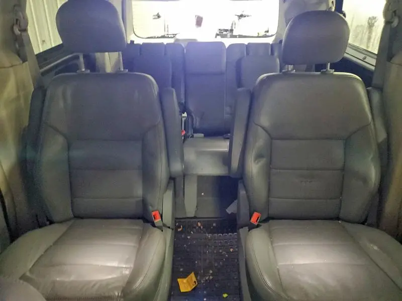 2011 VOLKSWAGEN ROUTAN SEL  