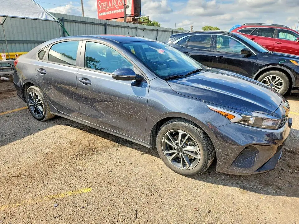2024 KIA FORTE LXS  