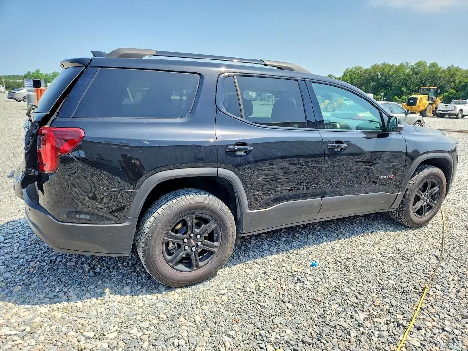 2022 GMC ACADIA AT4  