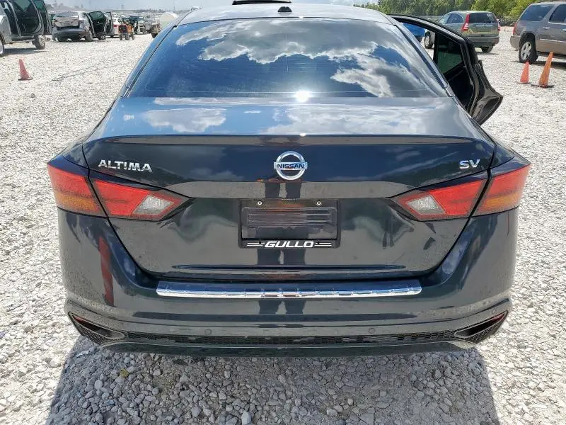 2022 NISSAN ALTIMA SV  