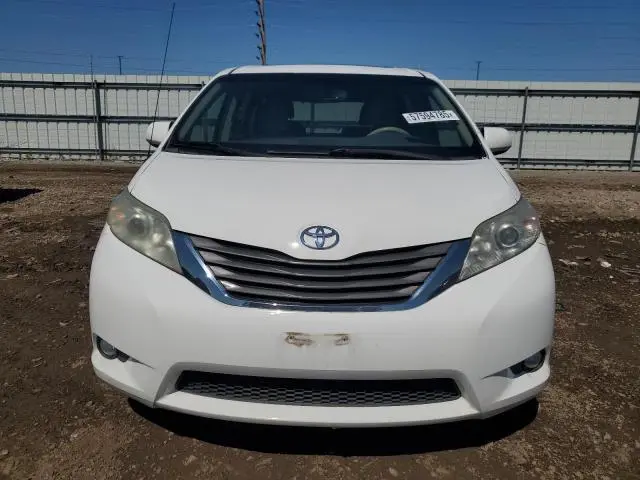 2012 TOYOTA SIENNA XLE  