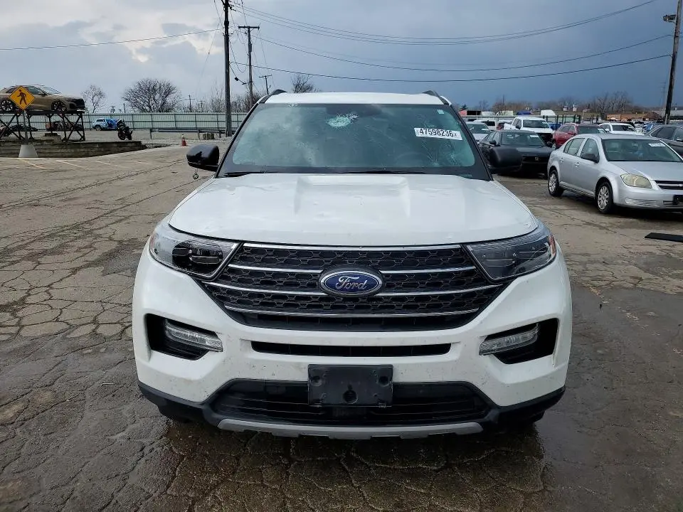2022 FORD EXPLORER XLT  