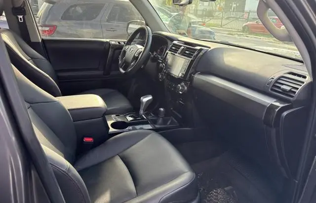 2021 TOYOTA 4RUNNER VENTURE  