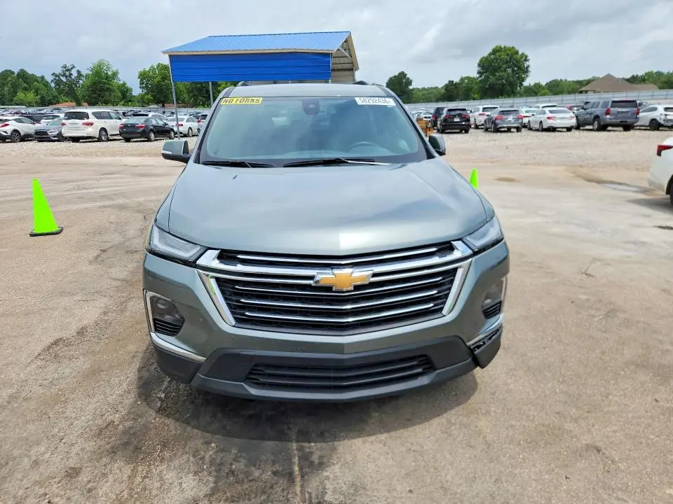 2023 CHEVROLET TRAVERSE LT  