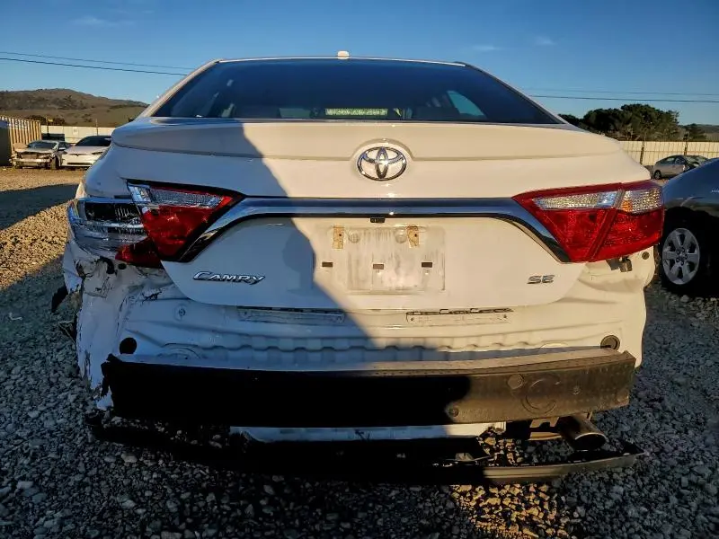 2015 TOYOTA CAMRY LE  