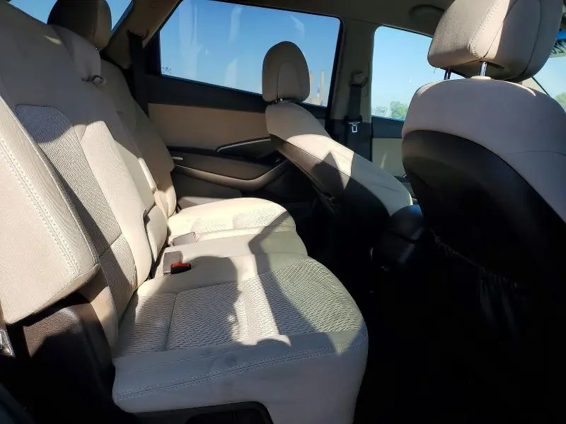 2016 HYUNDAI SANTA FE SE  