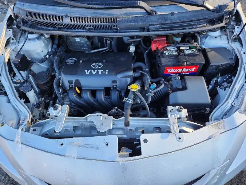 2010 TOYOTA YARIS BASE  