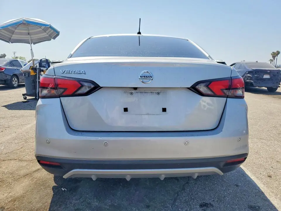 2021 NISSAN VERSA S  