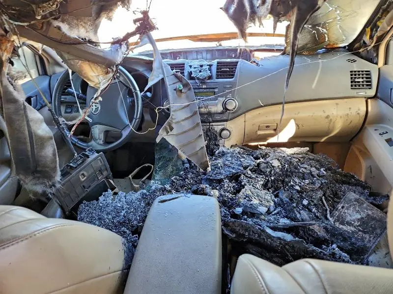 2010 TOYOTA HIGHLANDER SE  