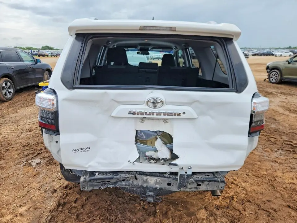 2018 TOYOTA 4RUNNER SR5  