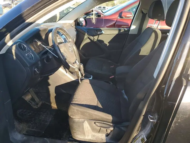 2013 VOLKSWAGEN TIGUAN S  