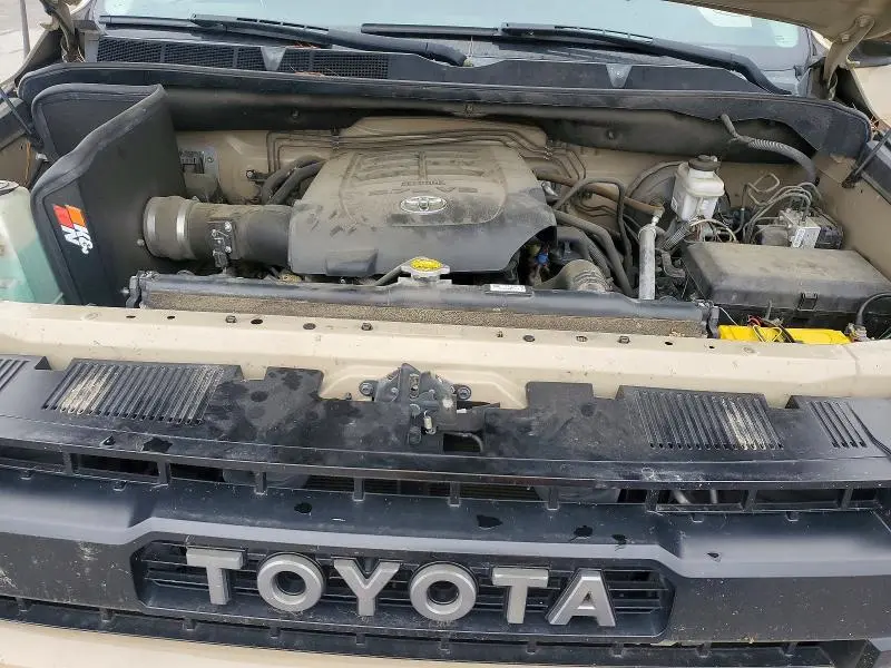 2017 TOYOTA TUNDRA CREWMAX SR5  