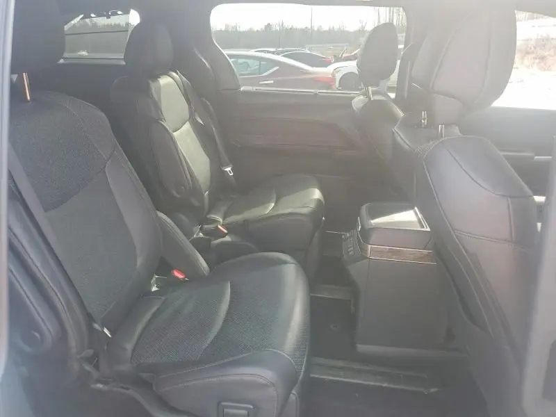 2025 TOYOTA SIENNA   