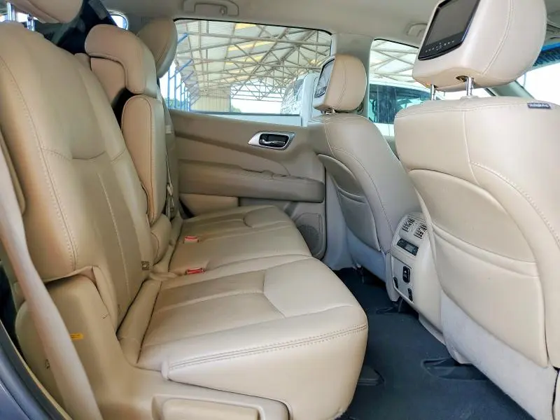 2016 NISSAN PATHFINDER SL  