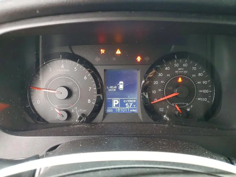 2017 TOYOTA SIENNA LE  