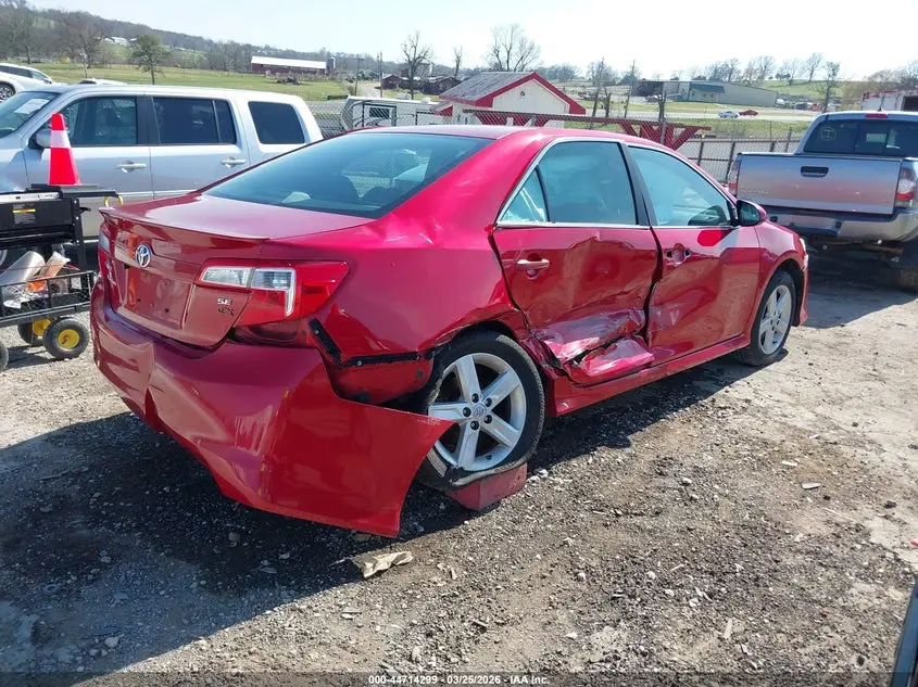 2014 TOYOTA CAMRY SE