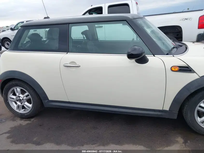 2013 MINI HARDTOP COOPER
