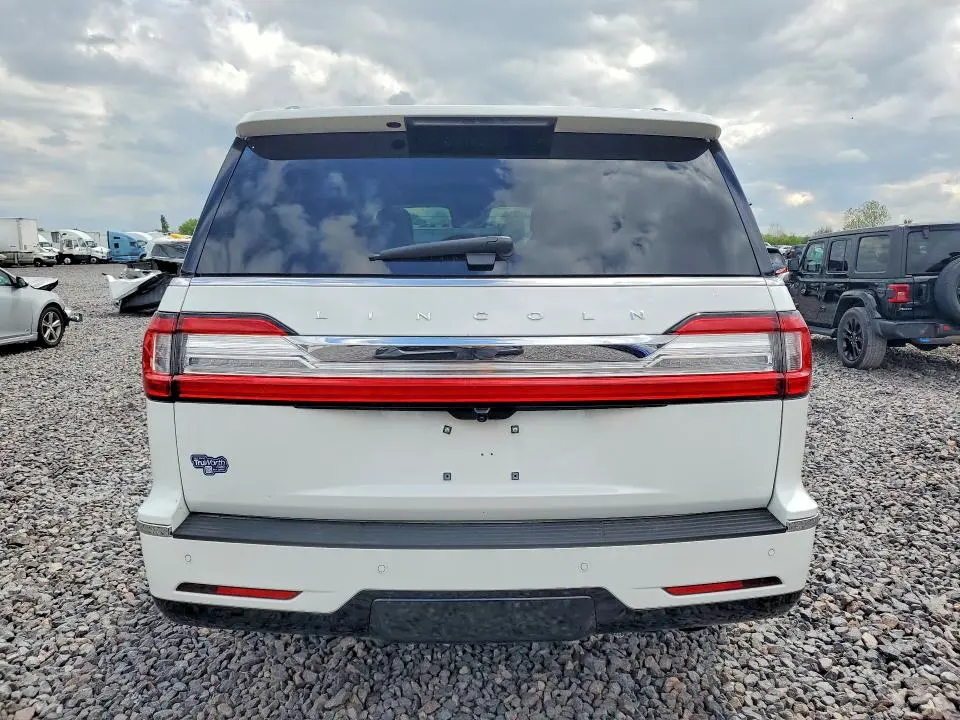 2021 LINCOLN NAVIGATOR RESERVE  