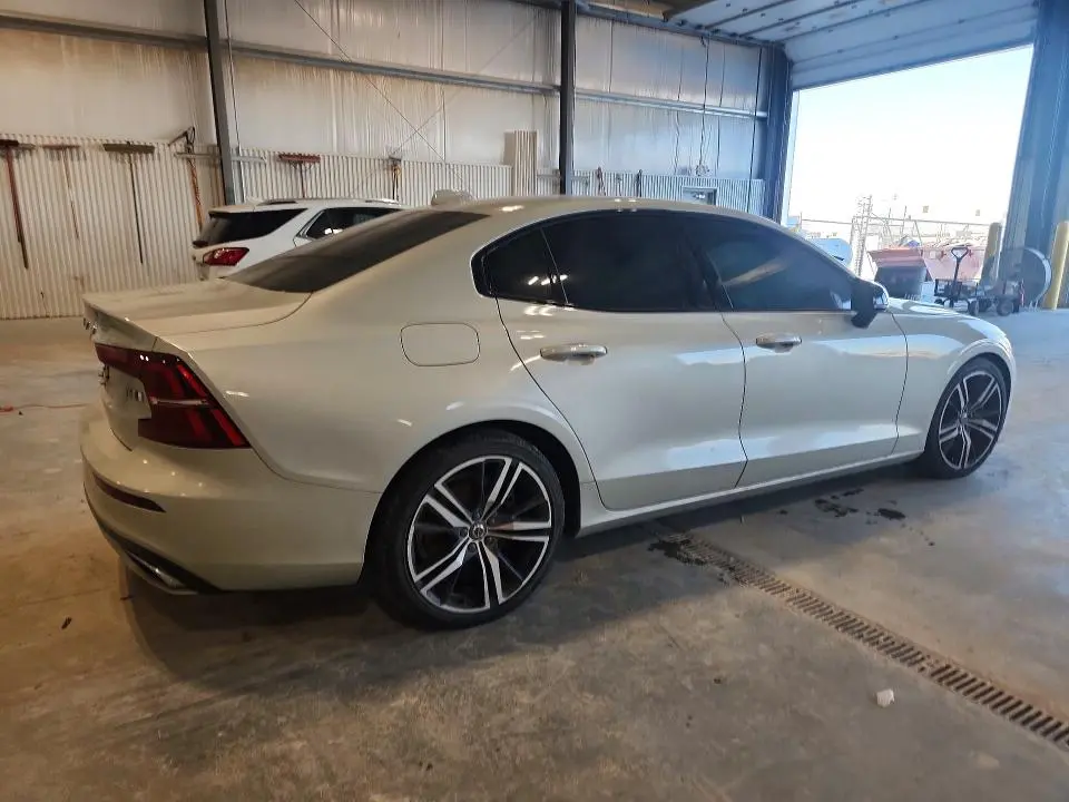 2019 VOLVO S60 T6 R-DESIGN  