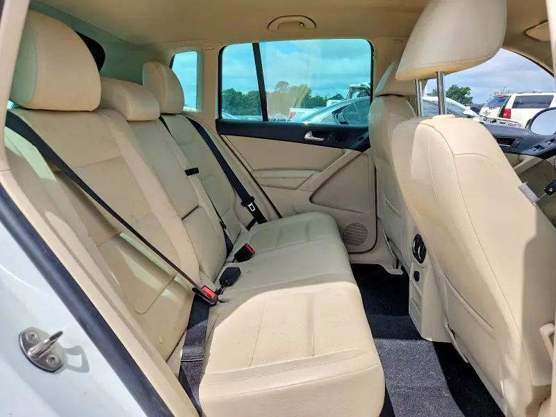 2015 VOLKSWAGEN TIGUAN S  