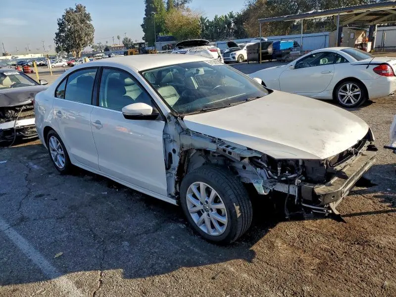 2014 VOLKSWAGEN JETTA SE  