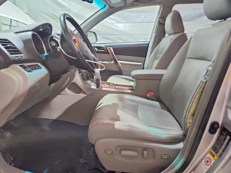 2011 TOYOTA HIGHLANDER LIMITED  