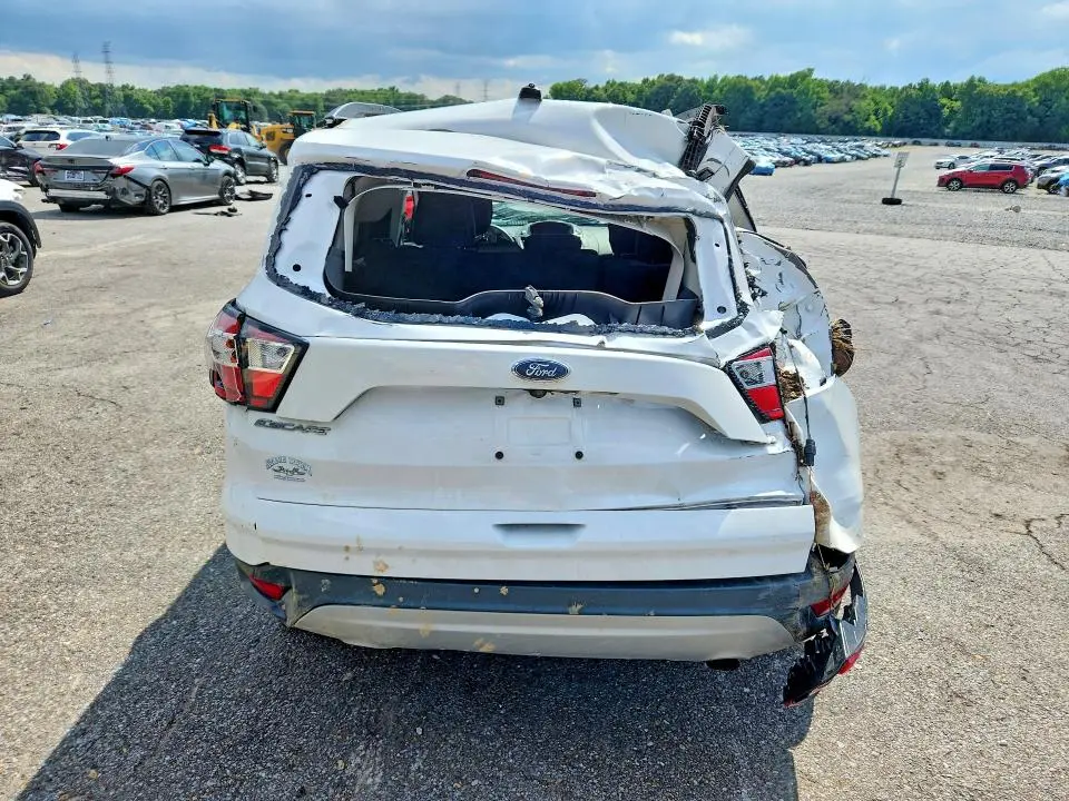 2018 FORD ESCAPE SE  