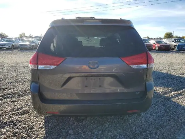 2013 TOYOTA SIENNA LE  