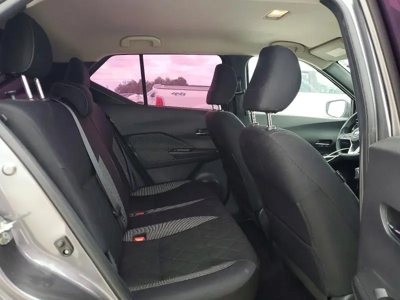 2018 NISSAN KICKS SV  