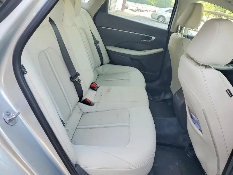 2025 HYUNDAI SONATA SE  