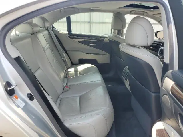 2015 LEXUS LS 460  