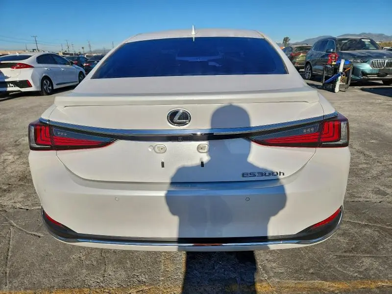 2025 LEXUS ES 300H BASE  