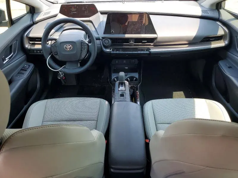 2025 TOYOTA PRIUS XLE  