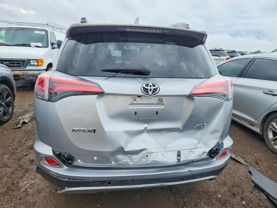 2017 TOYOTA RAV4 XLE  