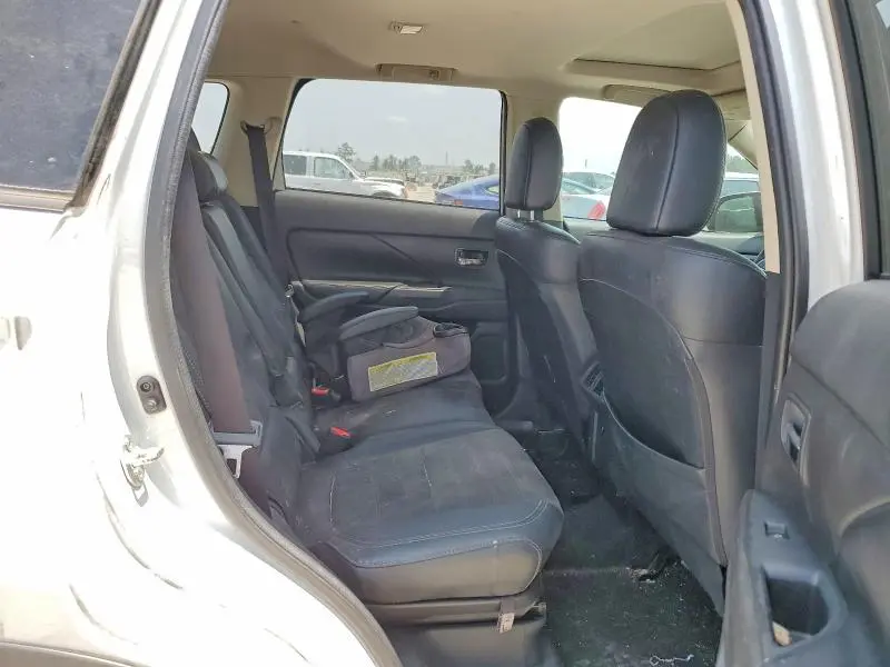 2019 MITSUBISHI OUTLANDER SE  