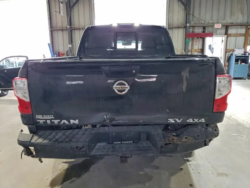 2017 NISSAN TITAN SV  