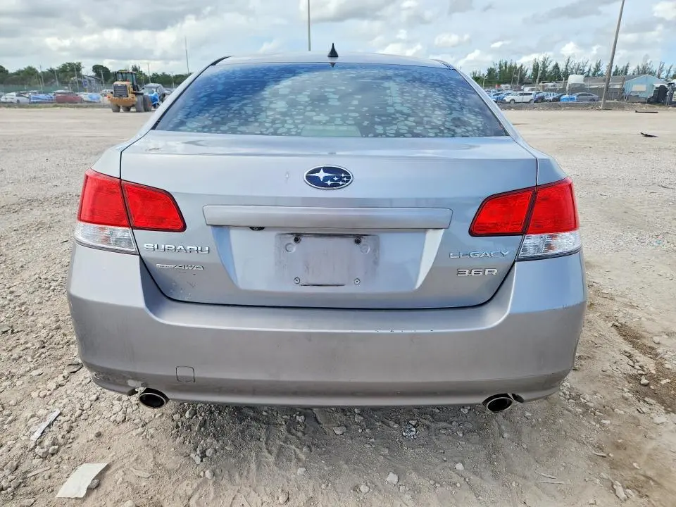 2011 SUBARU LEGACY 3.6R LIMITED  