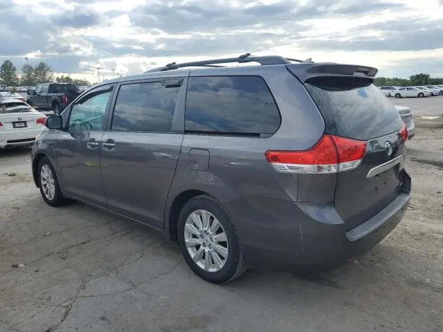 2011 TOYOTA SIENNA XLE  